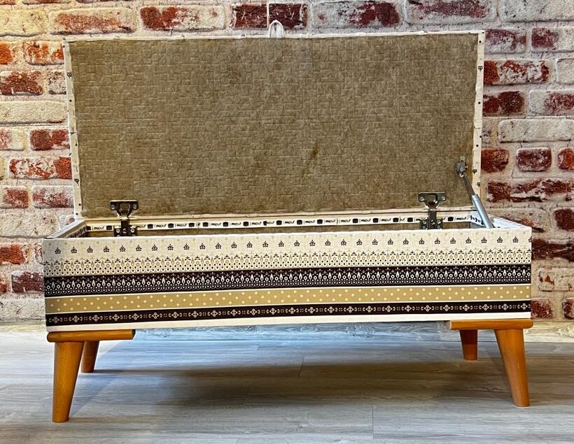 Helen Desenli Sandıklı Dekoratif Puf - Görsel 3