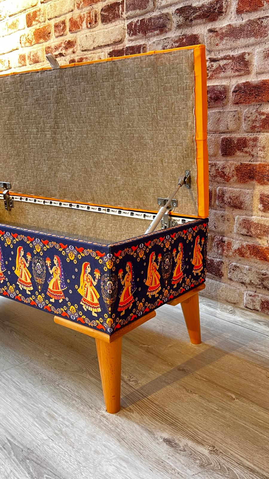 Hintli Kızlar Desenli Sandıklı Dekoratif Puf - Görsel 5