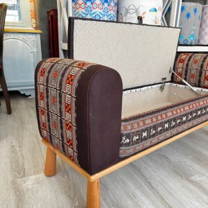 Truva Desenli Kollu Sandıklı Puf